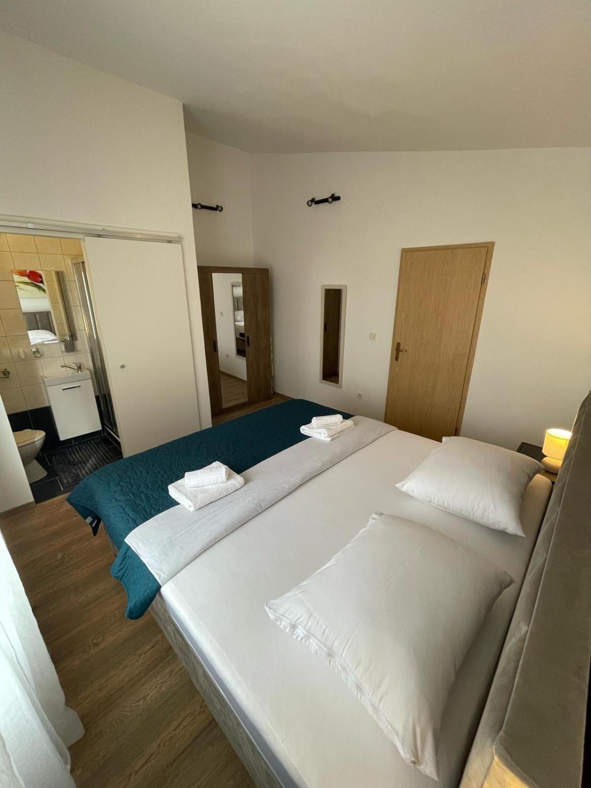 Apartments Mia Bibinje Luaran gambar
