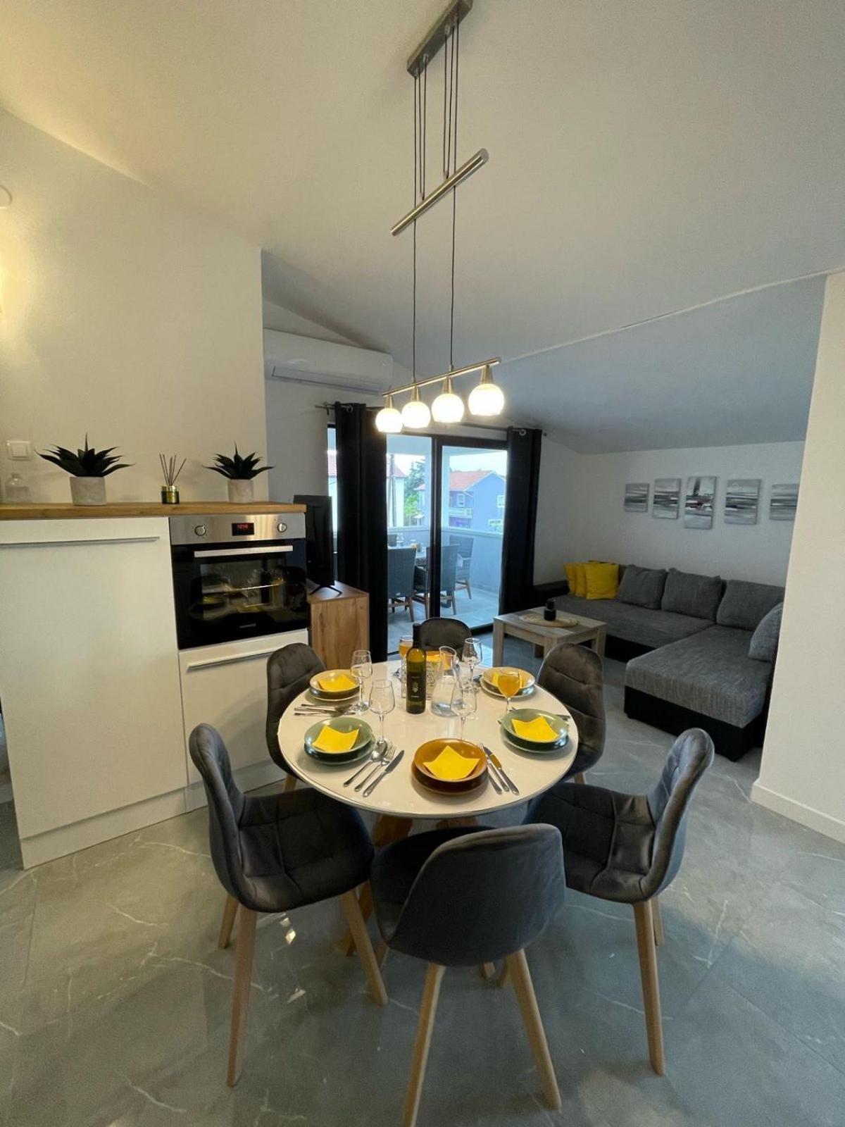 Apartments Mia Bibinje Luaran gambar